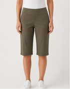 Rosemary Essential Stretch Knee-Lenth Shorts